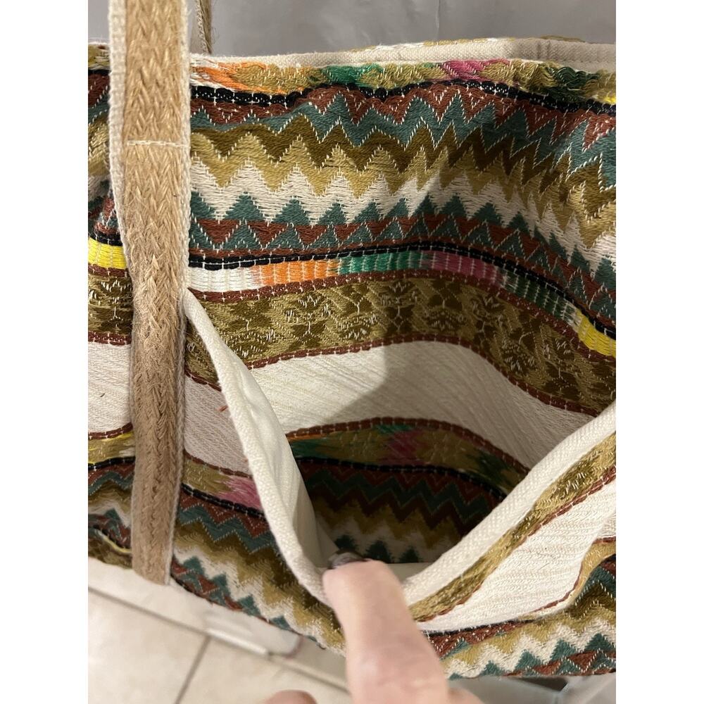 Astrid Multicolor Tote Bag Pompom Tassle Aztec Boho 22x12x6 - Picture 7 of 10